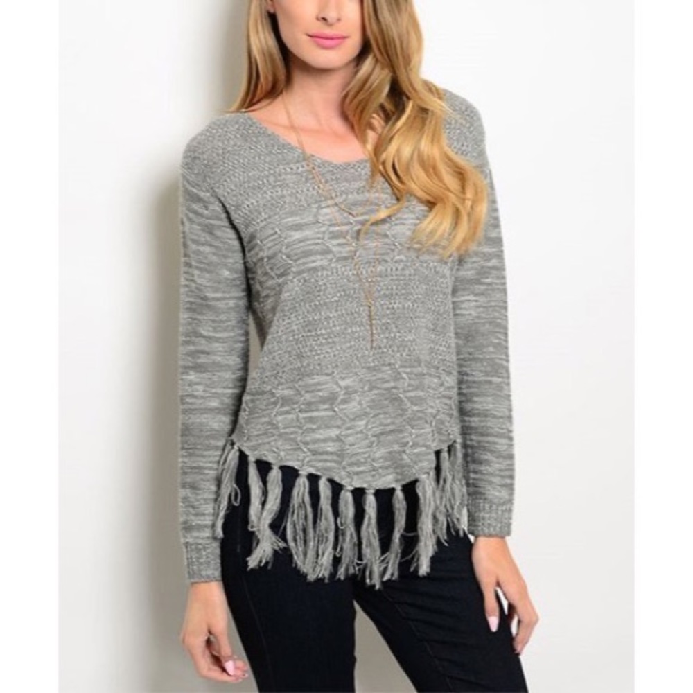 🎉HP🎉 OnTwelfth Grey Fringe Sweater